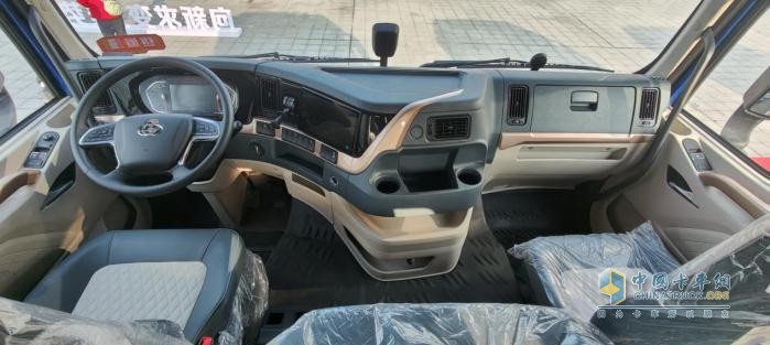 多拉快跑還舒適，乘龍H7 Pro 8X4綠通房車助卡友輕松創(chuàng)富