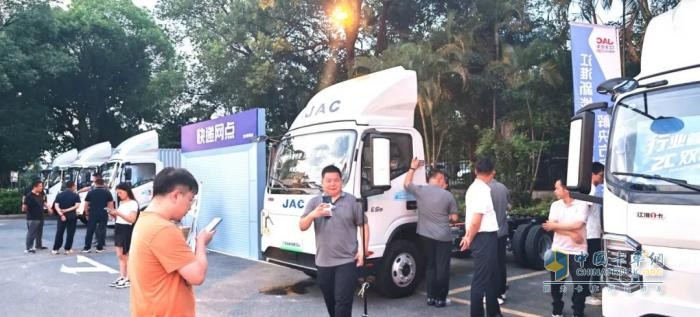 用戶共創(chuàng)，智鏈花城！江淮商用車價(jià)值中國(guó)行暨新能源輕卡全場(chǎng)景解決方案登陸廣州
