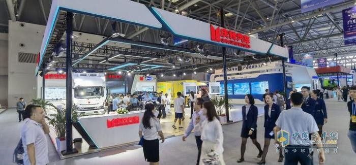 “臻品智造 鈴動未來”科技創(chuàng)新看慶鈴，2023重慶智博展風采