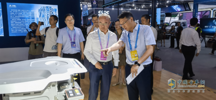 “臻品智造 鈴動未來”科技創(chuàng)新看慶鈴，2023重慶智博展風采