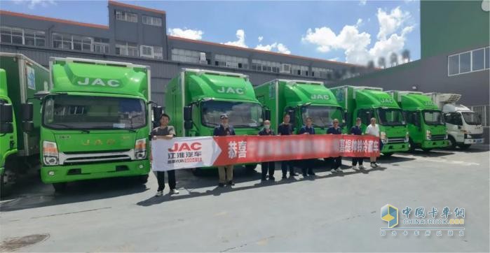 江淮1卡全國(guó)交車(chē)“熱力答卷”：全場(chǎng)景精準(zhǔn)破局，“卡”動(dòng)各地發(fā)展加速度
