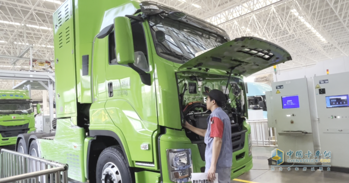 慶鈴首批49噸氫燃料電池牽引車交付哈密！為“疆煤外運(yùn)”按下“清潔鍵”
