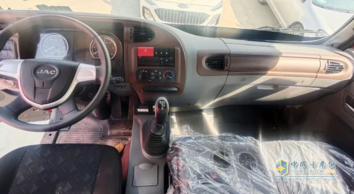 “廂”當(dāng)有力，格爾發(fā)A5L 9.8米雙飛翼載貨車跑贏快遞快運