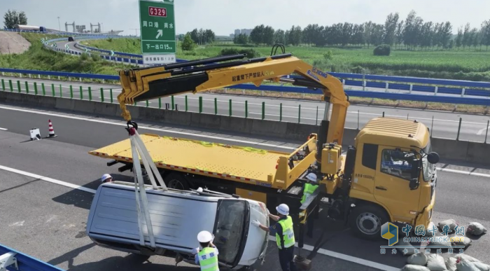 徐工平板清障車，演繹一“機(jī)”救援