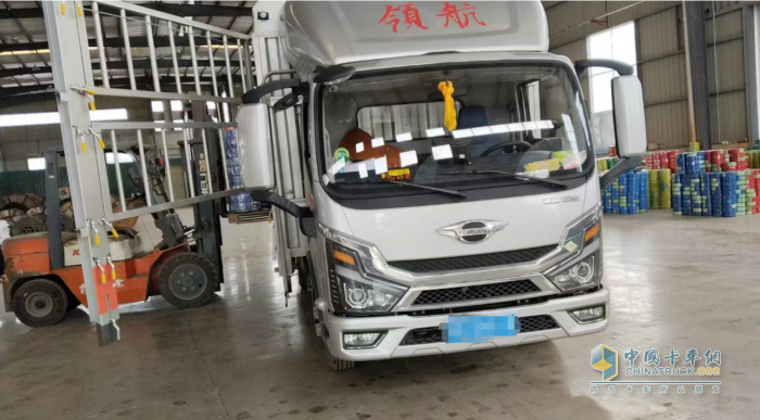 成都卡友：十多年只認準時代汽車，領航大G-LNG輕卡讓我更賺錢！