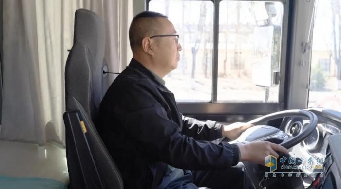 批量交付！宇通新能源環(huán)衛(wèi)車走進(jìn)長治，以安睿通智賦“山水名城”！