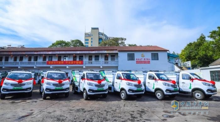 復(fù)購！宇通新能源環(huán)衛(wèi)車批量交付南京，打造低碳清運新標桿！