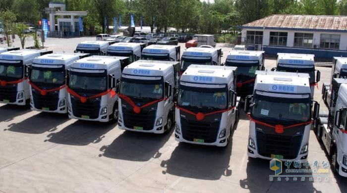 引領(lǐng)氫能商用車新高度，乘龍喜獲年度氫燃料電池汽車獎(jiǎng)
