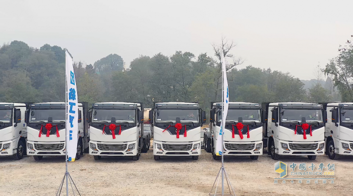 超百臺(tái)牽引車(chē)交付！徐工新能源助力湖南常德煥新啟程