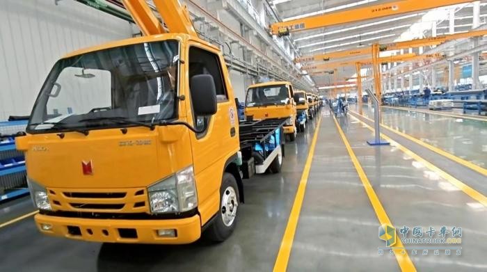 品牌疊加 資源共享，慶鈴汽車與徐工隨車簽署戰(zhàn)略合作協(xié)議