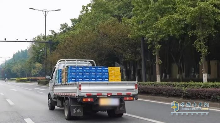開著好車奔小康！東風(fēng)途逸T3讓王師傅的日子越過(guò)越紅火