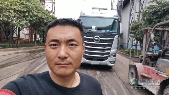 運(yùn)輸路上好伴侶，看趙天正師傅如何“表白”北京重卡