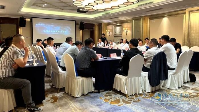 飛碟新能源一舉斬獲三項業(yè)界大獎！