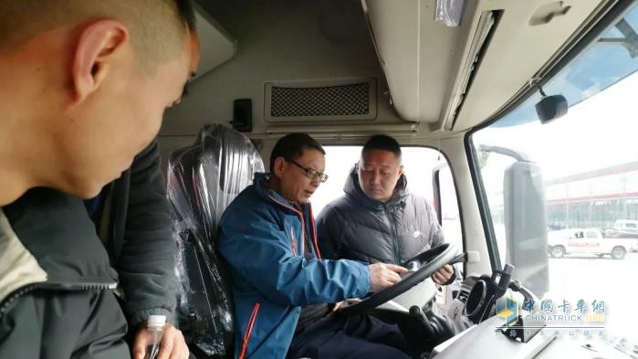 東風(fēng)商用車：20臺(tái)新車交付，攜手客戶共啟合作新篇章