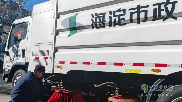 服務(wù)兩會(huì)，實(shí)力保障！宇通環(huán)衛(wèi)全力護(hù)航兩會(huì)盛事