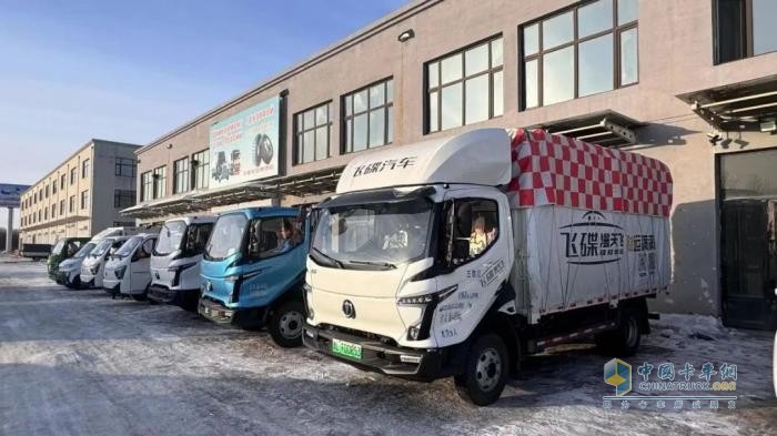 飛碟漫天飛一月行駛一萬三千公里，挑戰(zhàn)極寒、大漠、無人區(qū)