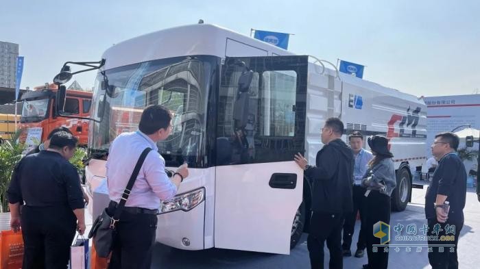 福龍馬火爆亮相2025北京環(huán)衛(wèi)展吸睛無數(shù)，新車型亮點大揭秘！