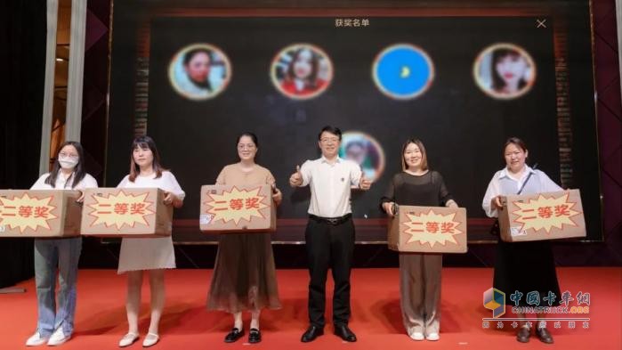 都在隨州！全是大單！東風(fēng)新疆、東風(fēng)隨專達(dá)成超千輛專用車戰(zhàn)略合作