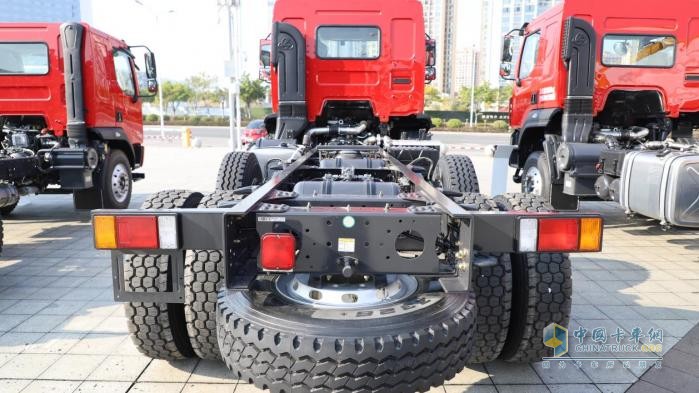 國四換車正當(dāng)時(shí)，選乘龍M3 6×2R提升橋自卸車穩(wěn)盈無憂