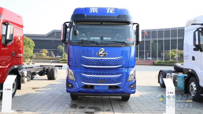 多拉快跑還舒適，乘龍H7 Pro 8X4綠通房車助卡友輕松創(chuàng)富