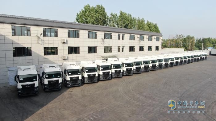 曼恩一次性交付25輛TGX牽引車 助力昊銳物流實現(xiàn)高效品質運輸