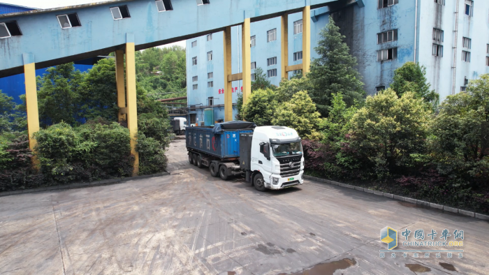 單車每天能省120元，用上汽紅巖新能源重卡實(shí)現(xiàn)低成本高效運(yùn)營(yíng)