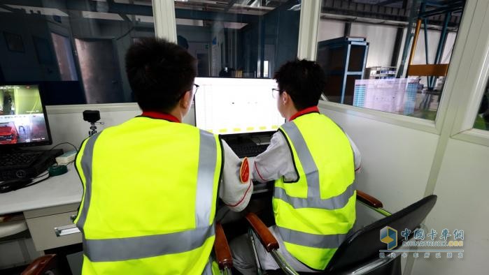 專用車行業(yè)首個！40℃環(huán)境下F類冷藏車最長升溫時間挑戰(zhàn)成績出爐