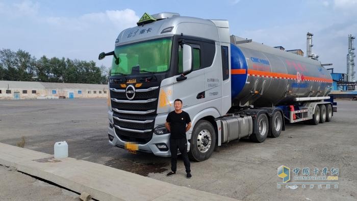 盤錦首臺(tái)車用戶使用報(bào)告：北京重卡?；愤\(yùn)輸車安全可靠，誠(chéng)不欺我！