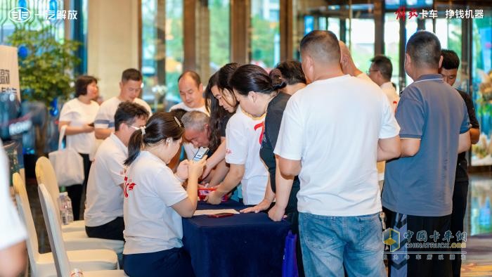 8月國內(nèi)中重卡市場供需兩弱，解放如何平穩(wěn)渡過“觀望期”？