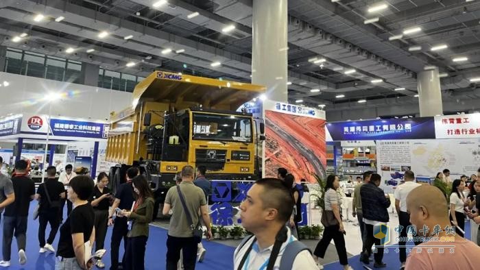 打卡廣州！徐工礦卡亮相第十屆廣州砂石展