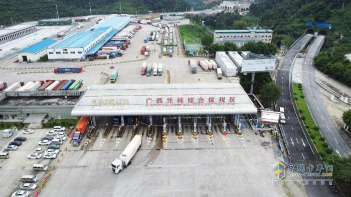 科技改變邊貿(mào)：東風(fēng)柳汽乘龍無人集卡助力中國(guó)首個(gè)跨境智慧口岸