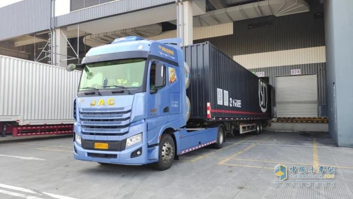 快遞車主的真實(shí)聲音！江淮重卡，雙十一路上的得力伙伴