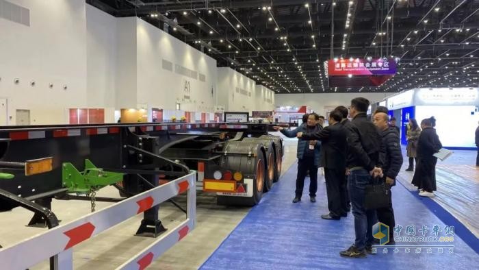 鑼響集團攜“雙掛骨架列車”閃耀2025AMR中國國際汽保汽配展，創(chuàng)新技術引行業(yè)矚目！