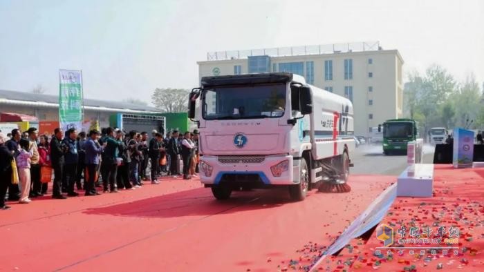 福龍馬火爆亮相2025北京環(huán)衛(wèi)展吸睛無數(shù)，新車型亮點大揭秘！