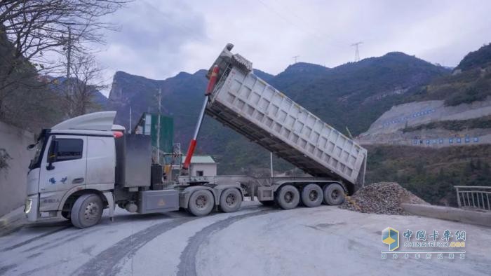 徐工新能源重卡,砂石運輸,綠色高效