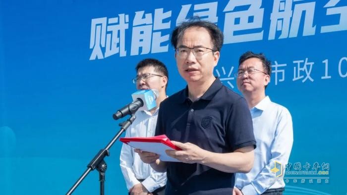 批量交付，列裝上崗！宇通環(huán)衛(wèi)助力鄭州航空港區(qū)開啟“零碳清掃”新時代！