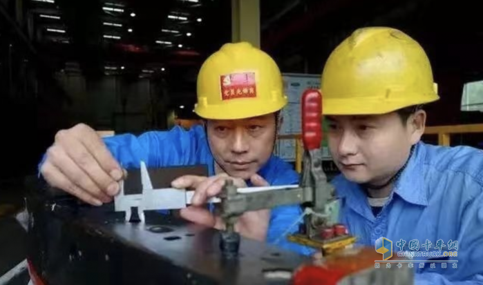 【聚焦兩會(huì)】江鈴汽車(chē)劉輝：以科技創(chuàng)新助推企業(yè)高質(zhì)量發(fā)展