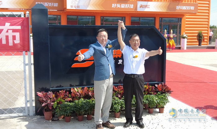 陜汽中集協(xié)作共鑄發(fā)展快車(chē)道 全球最大馬力一體化燃?xì)鈾C(jī)新疆下線！