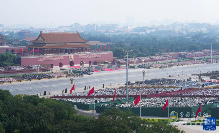 鐵甲榮光！115輛東風(fēng)軍車天安門廣場成功受閱！