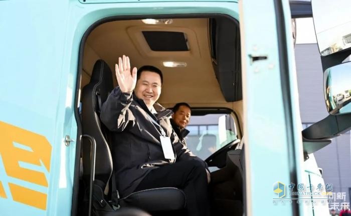 前路鉭途，質變未來  質子汽車2025產(chǎn)品發(fā)布會成功舉辦