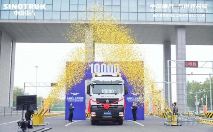 在接近一個小時的采訪時間里，濰柴就重卡市場、大馬力大排量發(fā)動機、新能源與出口等問題和外界進行了深入交流，信息量很大。