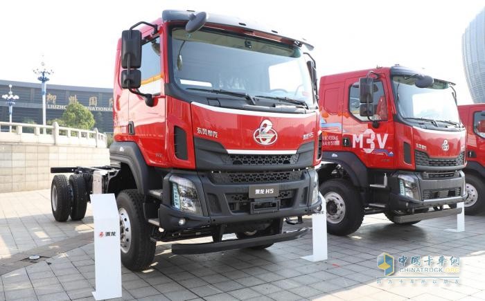 礦區(qū)山區(qū)運(yùn)輸難？乘龍H5 4×2極限自卸車輕松破局