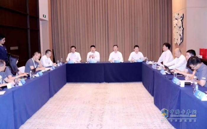 一汽解放“解放綠動(dòng)”品牌發(fā)布會(huì)暨后市場(chǎng)合作伙伴大會(huì)隆重召開(kāi)