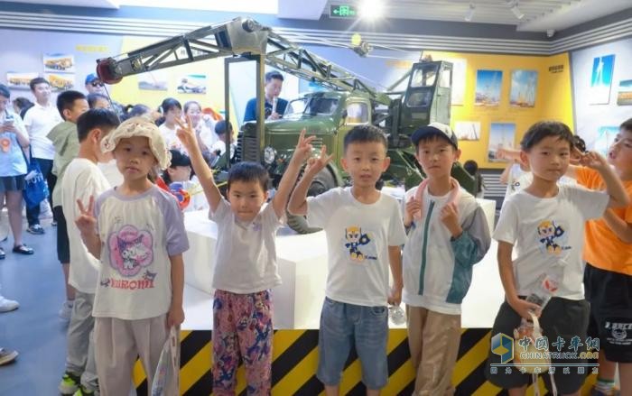 “未來工程師”哪里啟航？答案就在：徐工研學(xué)之旅！