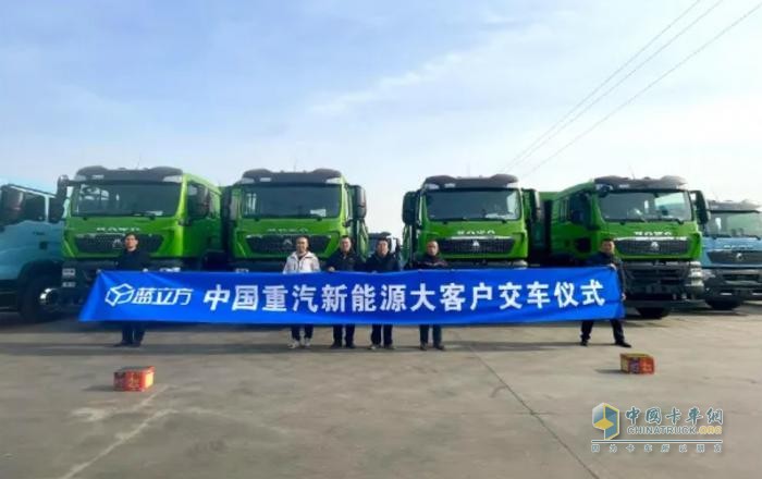 火力全開(kāi)，中國(guó)重汽新能源交車(chē)狂潮勢(shì)不可擋！