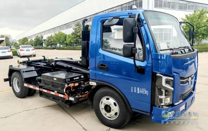 五征環(huán)?？萍?噸車廂可卸式垃圾車，合規(guī)經濟與高效運營的行業(yè)標桿