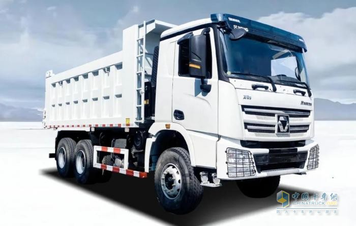 滿弓勁發(fā)！百臺(tái)徐工自卸車(chē)搶灘出海