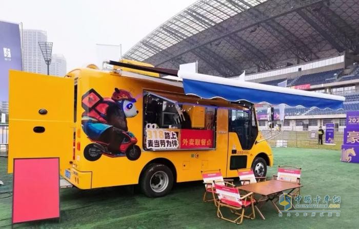當宇通移動售賣車與麥當勞相遇，移動商業(yè)正在經歷怎樣的轉變？