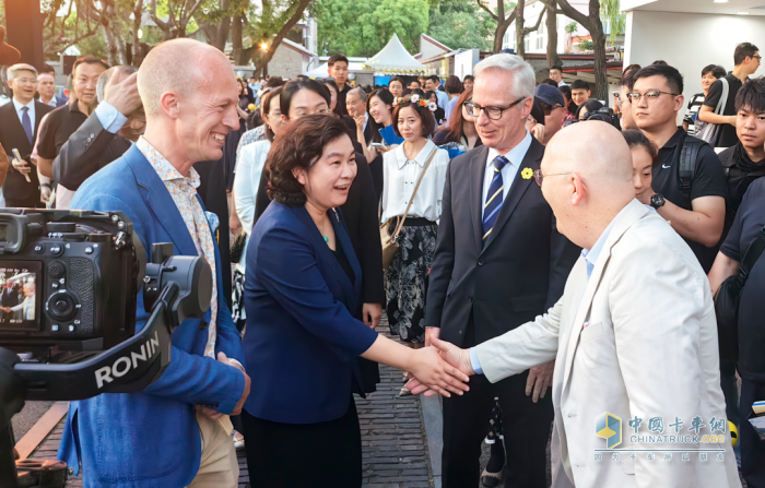 斯堪尼亞閃耀瑞典國慶日慶典，慶祝中瑞建交75周年