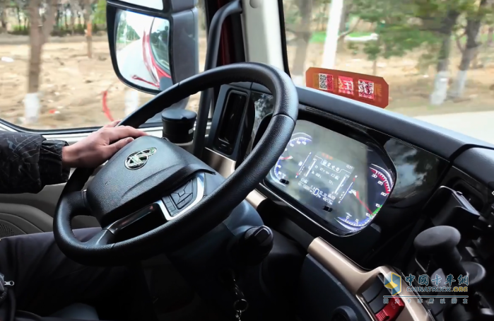策馬揚(yáng)鞭共奮蹄！乘龍卡車助用戶騰飛
